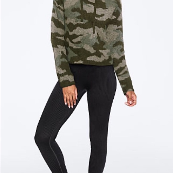 PINK Sweater Camo - Picture 4 of 5